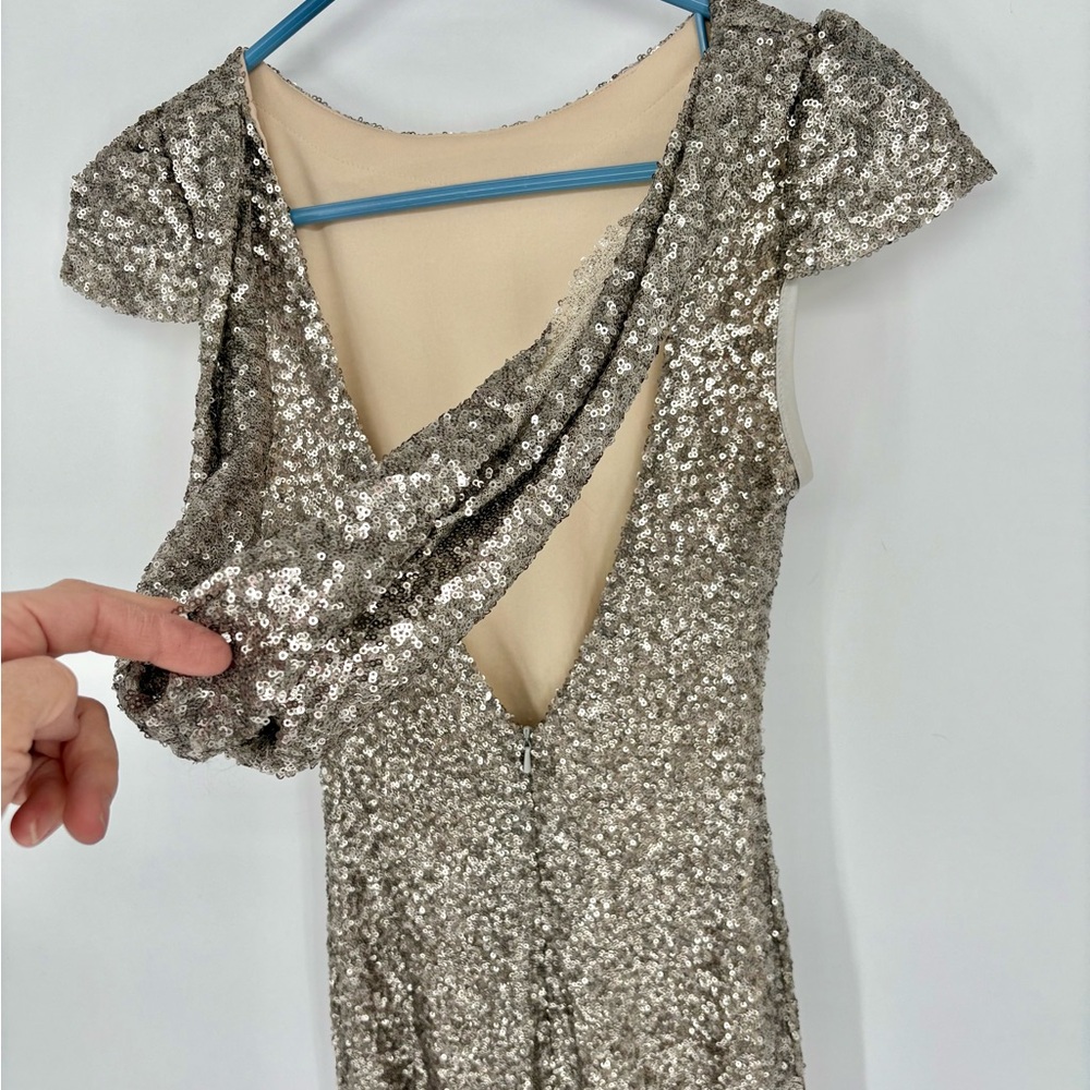 Sorella Vita Silver Modern Sequin Gown - Picture 7 of 11